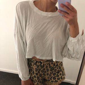 Cropped white long sleeve 🤍